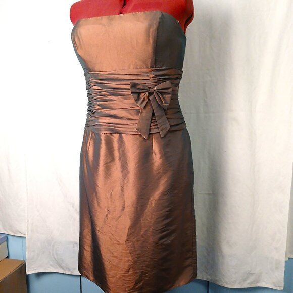 Classic Short Gown in Taupe w Copper highlights - Picture 1 of 5